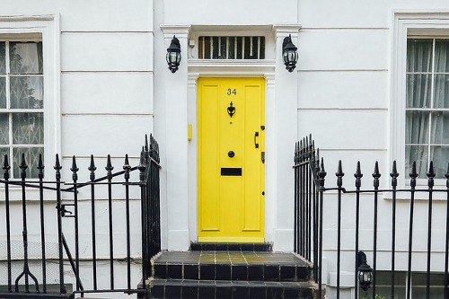 How to Make Your Entrance Door More Attractive When You Are On Budget