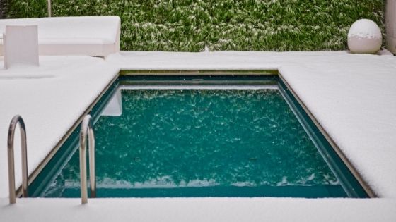 How to Maintain the Swimming Pool During Fall and Winter