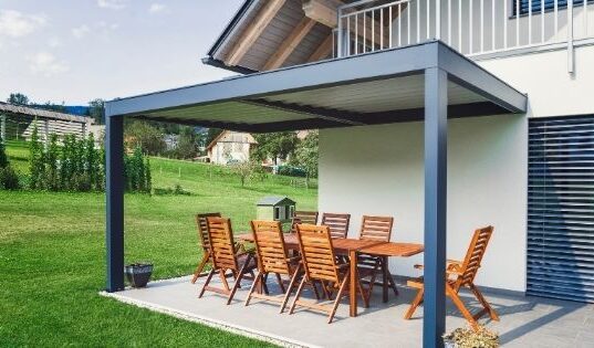 Simple Ways You Can Improve Your Outdoor Space in 2021