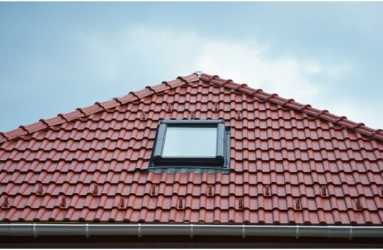 10 Easy Ways to Maintain Your Tampa Roof