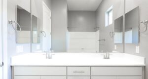 Factors to Keep in Mind While Buying Bathroom Mirrors