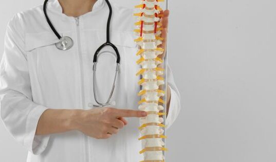 how to get spine treatment from best spine surgeon